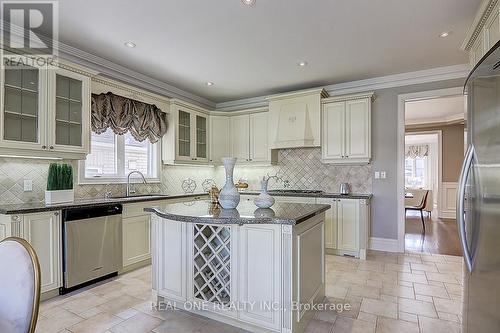 286 Hollywood Avenue, Toronto, ON - Indoor Photo Showing Kitchen With Upgraded Kitchen