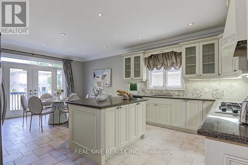 286 Hollywood Avenue, Toronto, ON - Indoor Photo Showing Kitchen With Upgraded Kitchen