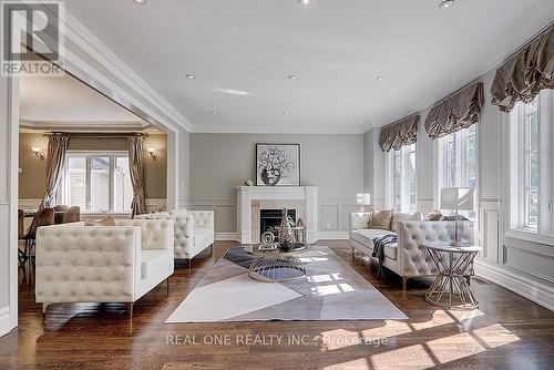 286 Hollywood Avenue, Toronto, ON - Indoor Photo Showing Living Room With Fireplace