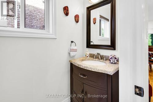 6207 Mccracken Drive, Mississauga, ON - Indoor Photo Showing Bathroom