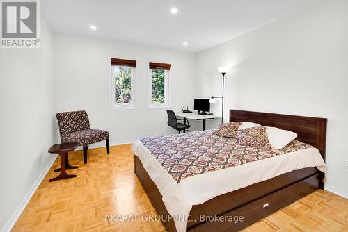 6207 Mccracken Drive, Mississauga, ON - Indoor Photo Showing Bedroom