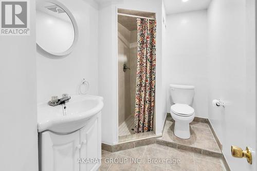 6207 Mccracken Drive, Mississauga, ON - Indoor Photo Showing Bathroom