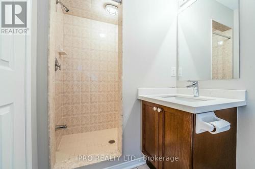 5195 Angel Stone Drive, Mississauga, ON - Indoor Photo Showing Bathroom