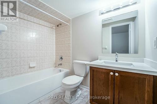 5195 Angel Stone Drive, Mississauga, ON - Indoor Photo Showing Bathroom