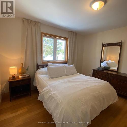 34 Hunts Road, Huntsville, ON - Indoor Photo Showing Bedroom