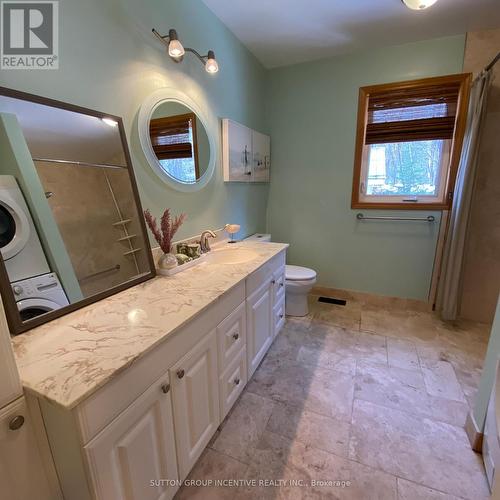 34 Hunts Road, Huntsville, ON - Indoor Photo Showing Bathroom