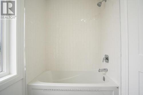 161 Pike Creek Drive, Haldimand, ON - Indoor Photo Showing Bathroom