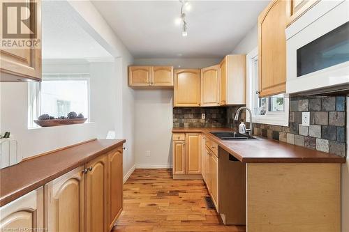 4 Glencastle Square, Brampton, ON - Indoor Photo Showing Kitchen With Double Sink