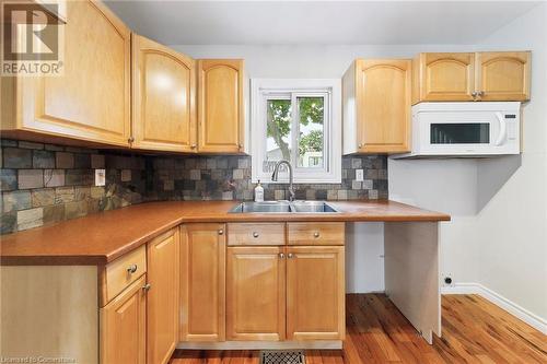 4 Glencastle Square, Brampton, ON - Indoor Photo Showing Kitchen With Double Sink