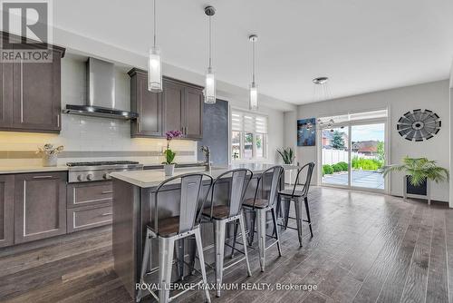 9 Copeland Crescent, Innisfil, ON - Indoor Photo Showing Kitchen With Upgraded Kitchen