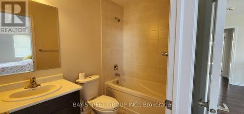 246 Degraaf Crescent, Aurora, ON - Indoor Photo Showing Bathroom