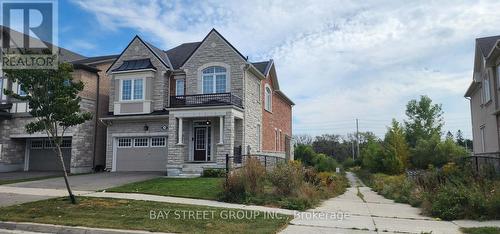 246 Degraaf Crescent, Aurora, ON - Outdoor With Facade