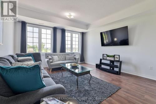 153 Rustle Woods Avenue, Markham, ON - Indoor Photo Showing Living Room