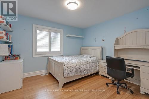 2452 North Ridge Trail, Oakville, ON - Indoor Photo Showing Bedroom