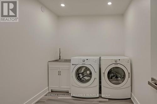 2452 North Ridge Trail, Oakville, ON - Indoor Photo Showing Laundry Room