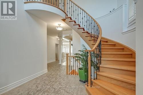 2452 North Ridge Trail, Oakville, ON - Indoor Photo Showing Other Room