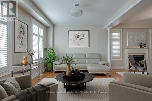 2452 North Ridge Trail, Oakville, ON - Indoor Photo Showing Living Room