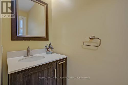 2452 North Ridge Trail, Oakville, ON - Indoor Photo Showing Bathroom