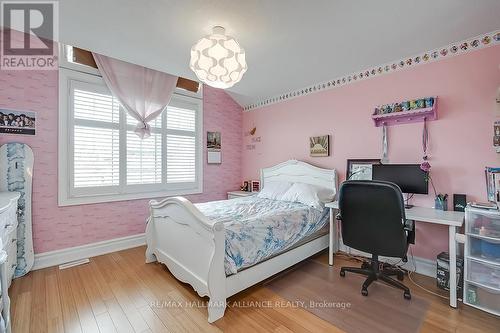 2452 North Ridge Trail, Oakville, ON - Indoor Photo Showing Bedroom