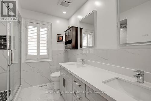 2452 North Ridge Trail, Oakville, ON - Indoor Photo Showing Bathroom