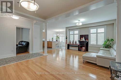 2452 North Ridge Trail, Oakville, ON - Indoor Photo Showing Living Room