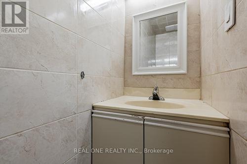 30 Herkley Drive, Brampton, ON - Indoor Photo Showing Bathroom