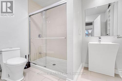 1348 Baseline Road, Hamilton, ON - Indoor Photo Showing Bathroom