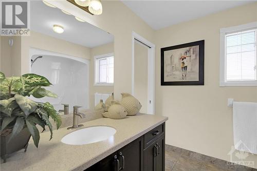 94 Drummond Street E, Perth, ON - Indoor Photo Showing Bathroom