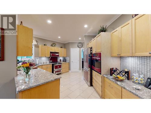 100 1702 Dyke Road, Quesnel, BC - Indoor Photo Showing Kitchen