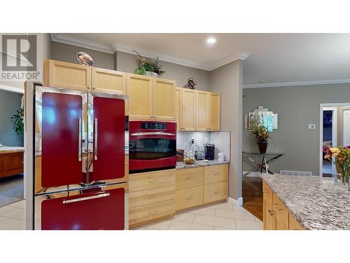 100 1702 Dyke Road, Quesnel, BC - Indoor Photo Showing Kitchen