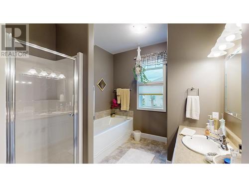 100 1702 Dyke Road, Quesnel, BC - Indoor Photo Showing Bathroom