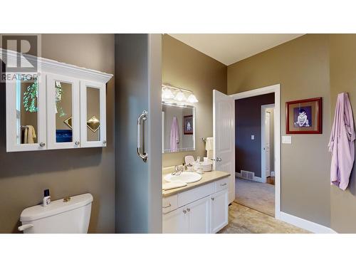 100 1702 Dyke Road, Quesnel, BC - Indoor Photo Showing Bathroom