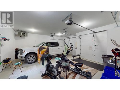 100 1702 Dyke Road, Quesnel, BC - Indoor Photo Showing Garage