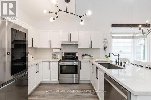 29 Berkshire Avenue, Wasaga Beach, ON - Indoor Photo Showing Kitchen With Stainless Steel Kitchen With Upgraded Kitchen