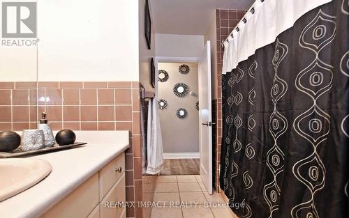 44 Brunswick Street, Oshawa, ON - Indoor Photo Showing Bathroom