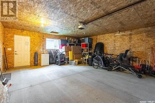 325 Secord Way, Saskatoon, SK - Indoor Photo Showing Garage