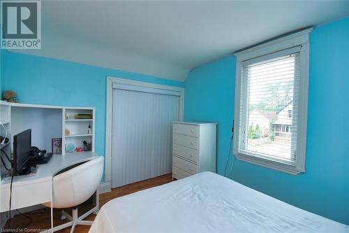 207 East 24Th Street, Hamilton, ON - Indoor Photo Showing Bedroom