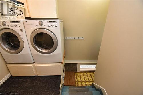 207 East 24Th Street, Hamilton, ON - Indoor Photo Showing Laundry Room