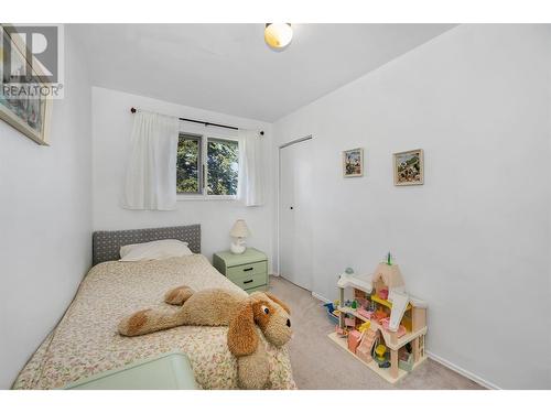 7701 Holtam Drive, Coldstream, BC - Indoor Photo Showing Bedroom