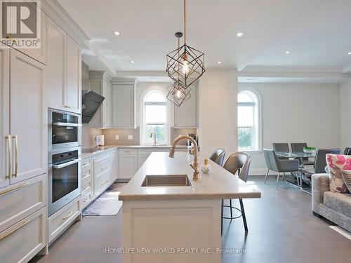 401 - 208 Main St. Unionville, Markham, ON - Indoor Photo Showing Kitchen