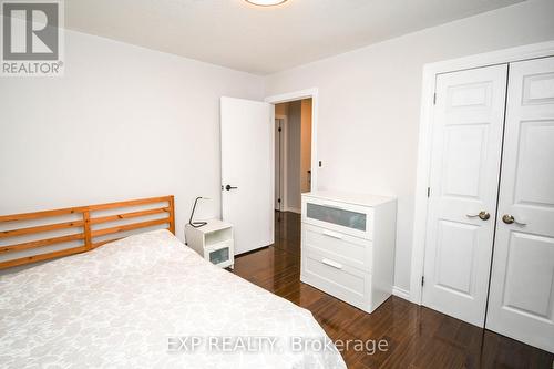 30 Aikens Crescent, Barrie, ON - Indoor Photo Showing Bedroom