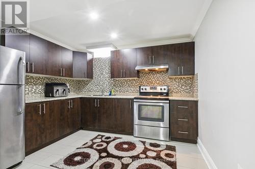 8 Redwillow Road, Brampton, ON - Indoor Photo Showing Kitchen With Upgraded Kitchen