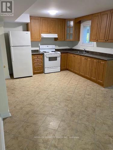 2433 Whitehorn Drive, Burlington, ON - Indoor Photo Showing Kitchen