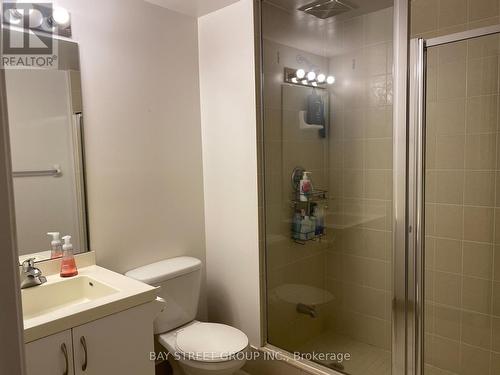 607 - 2240 Lake Shore Boulevard W, Toronto, ON - Indoor Photo Showing Bathroom