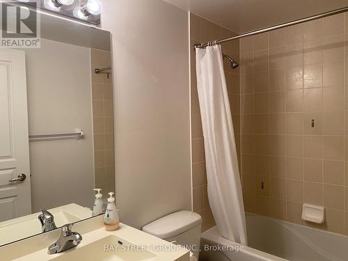 607 - 2240 Lake Shore Boulevard W, Toronto, ON - Indoor Photo Showing Bathroom