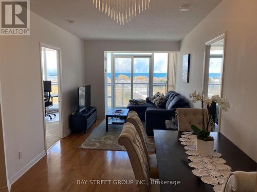 607 - 2240 Lake Shore Boulevard W, Toronto, ON - Indoor Photo Showing Living Room