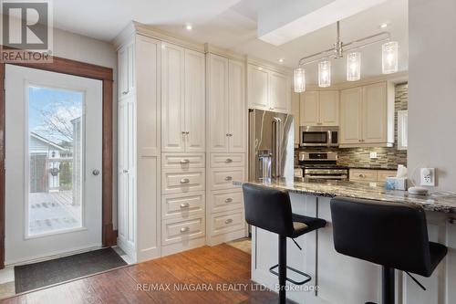 100 Elgin Street, Port Colborne, ON - Indoor Photo Showing Kitchen With Upgraded Kitchen