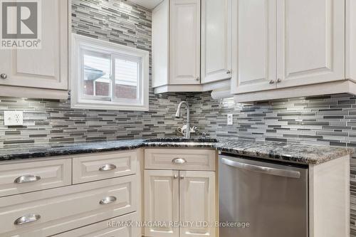 100 Elgin Street, Port Colborne, ON - Indoor Photo Showing Kitchen With Upgraded Kitchen