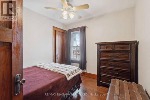 100 Elgin Street, Port Colborne, ON - Indoor Photo Showing Bedroom