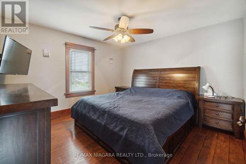 100 Elgin Street, Port Colborne, ON - Indoor Photo Showing Bedroom